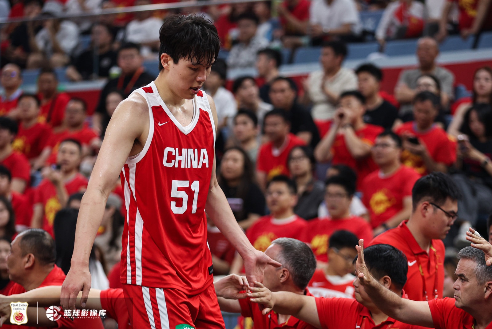 体坛周报:终于又吃到NBA球员红利!中国男篮开启杨瀚森时代