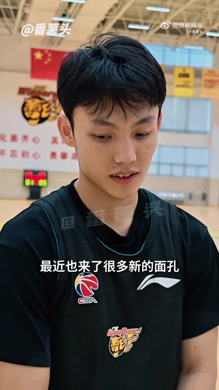 徐杰:每个教练都有他的理念 要尽快去理解新教练的一些战术意图